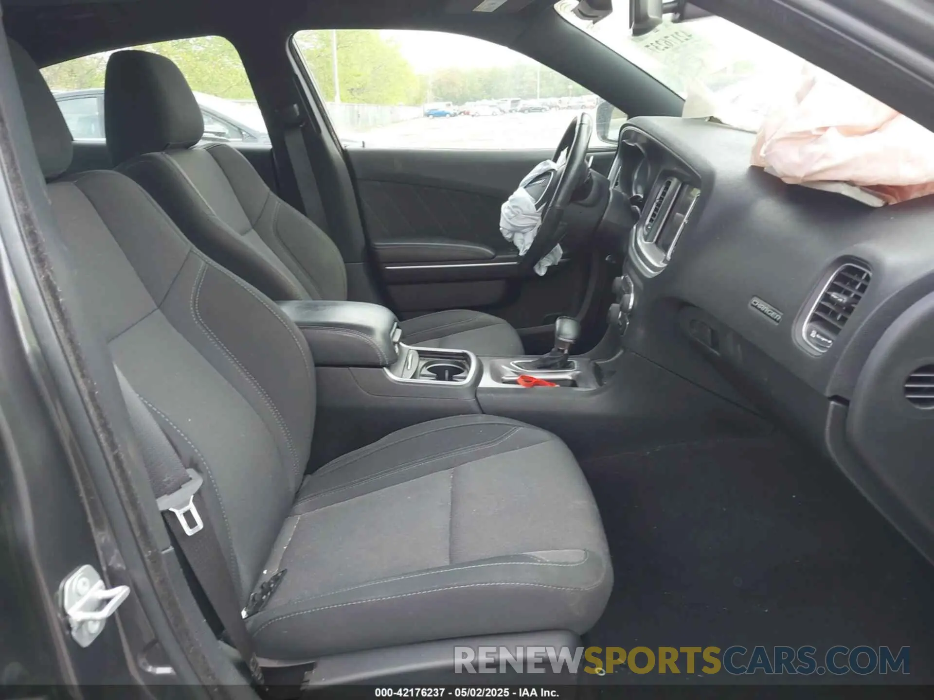 5 fotografías del automóvil dañado 2C3CDXJG2KH589500 DODGE CHARGER 2019