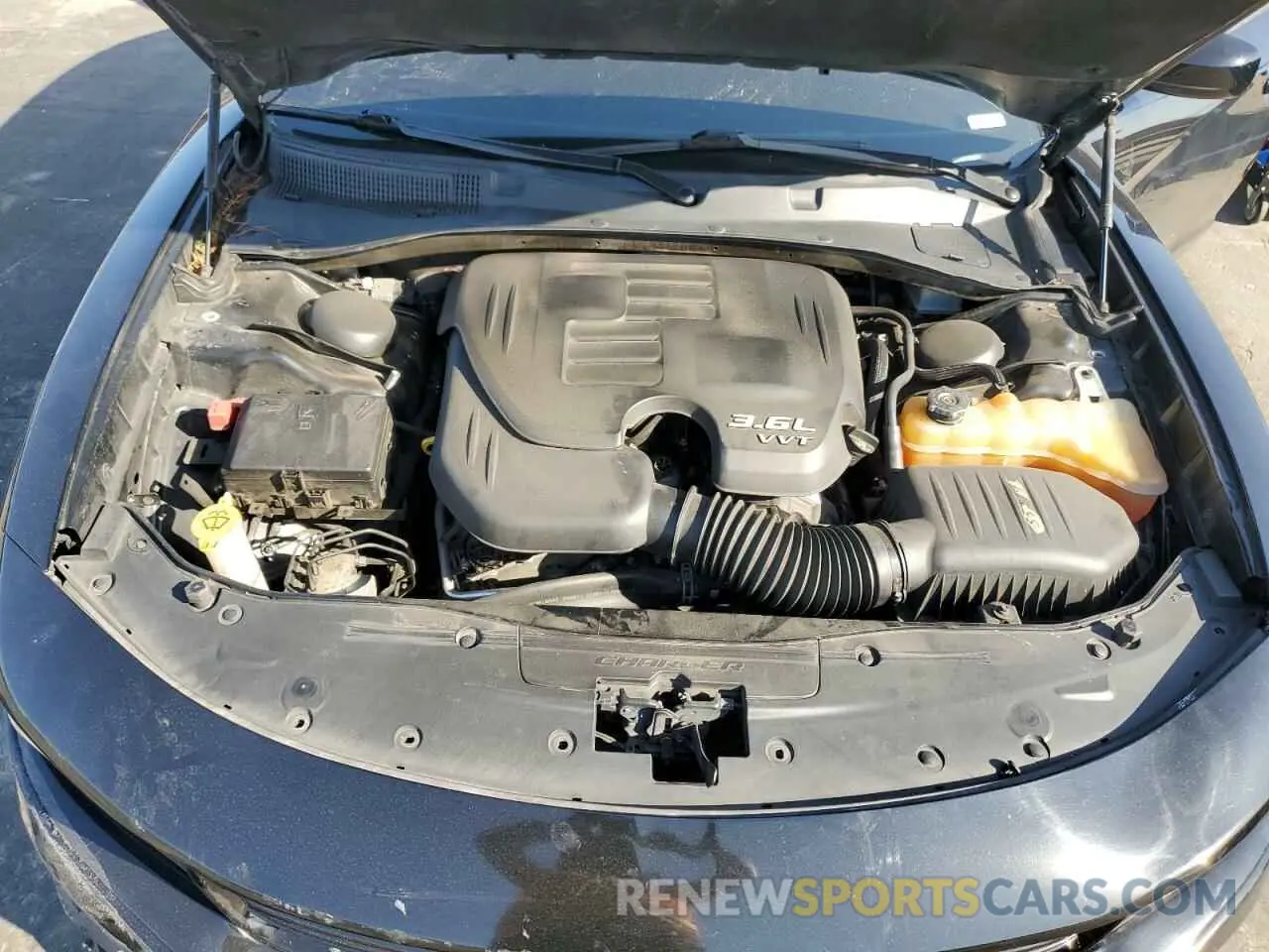 12 fotografías del automóvil dañado 2C3CDXJG8KH757818 DODGE CHARGER 2019