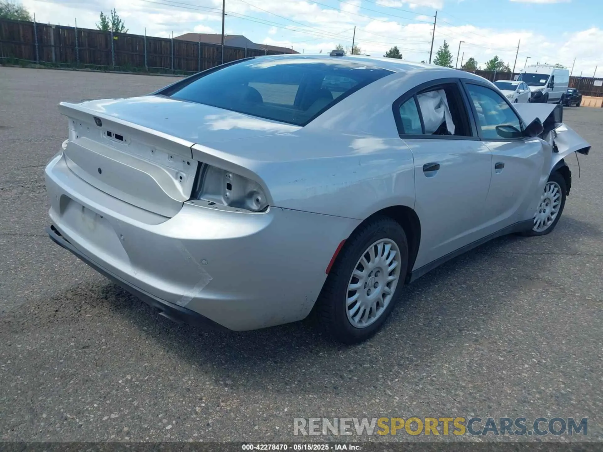 4 fotografías del automóvil dañado 2C3CDXKT0KH647826 DODGE CHARGER 2019