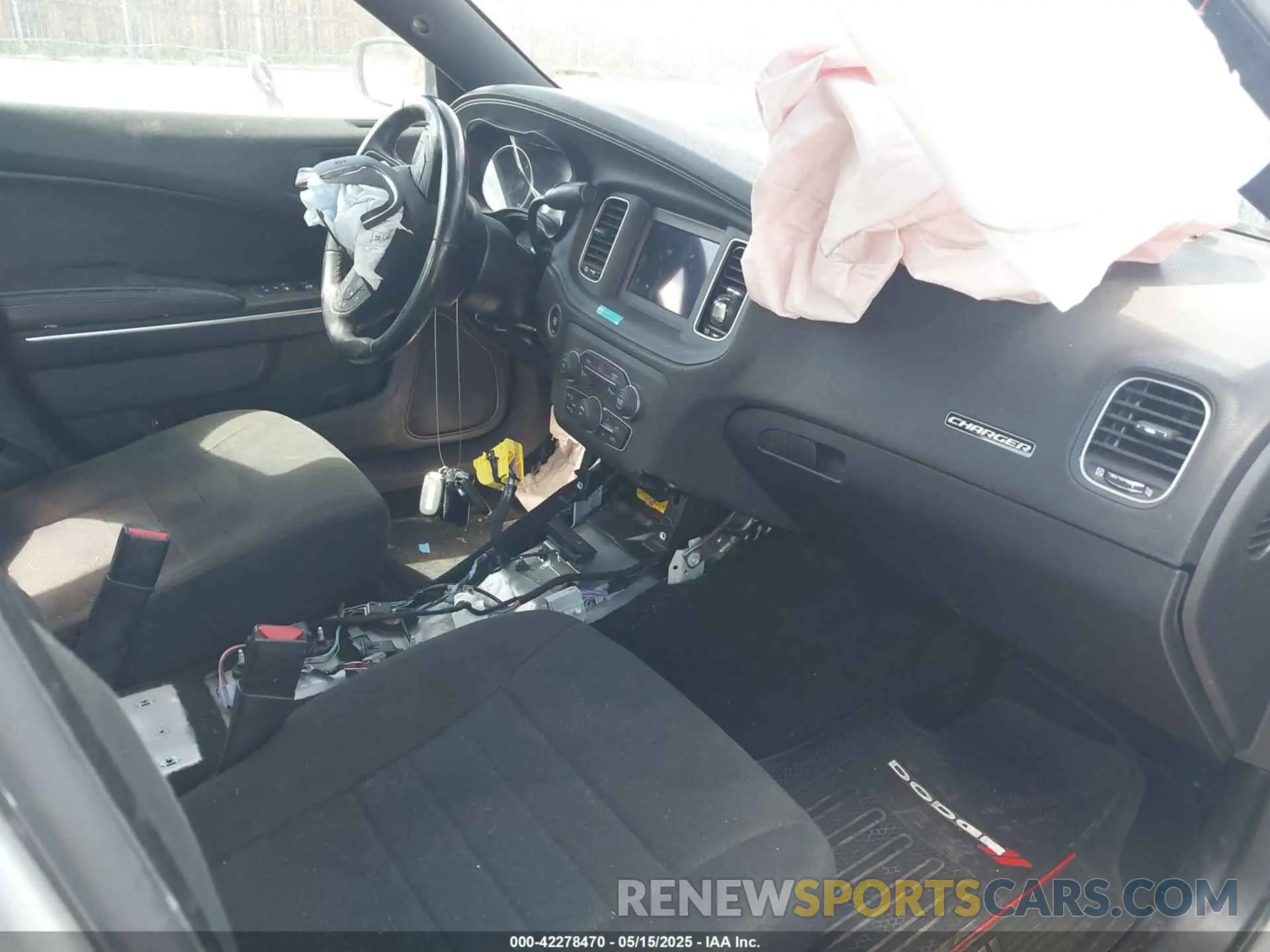 5 fotografías del automóvil dañado 2C3CDXKT0KH647826 DODGE CHARGER 2019