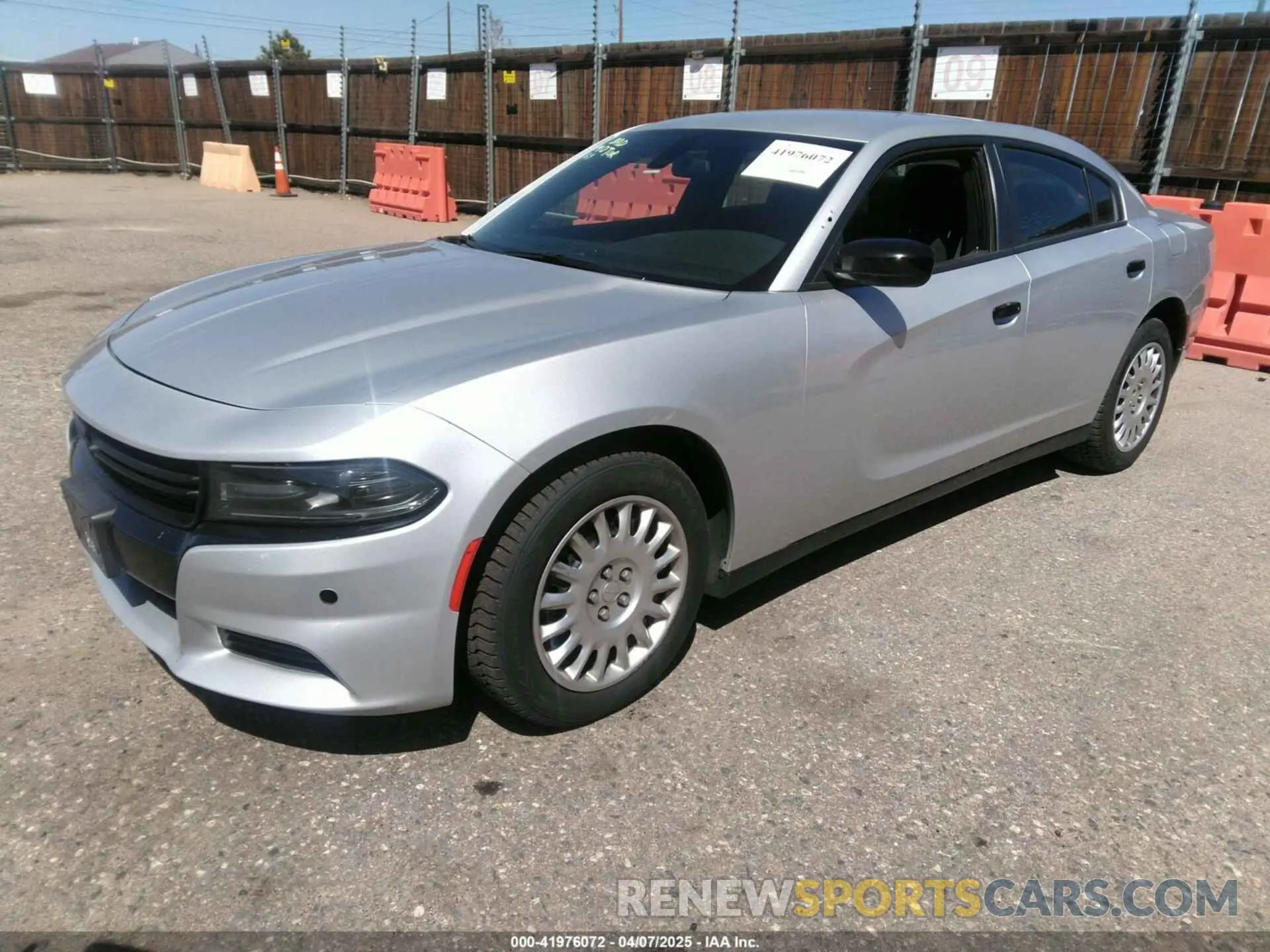 2 fotografías del automóvil dañado 2C3CDXKT0KH647907 DODGE CHARGER 2019
