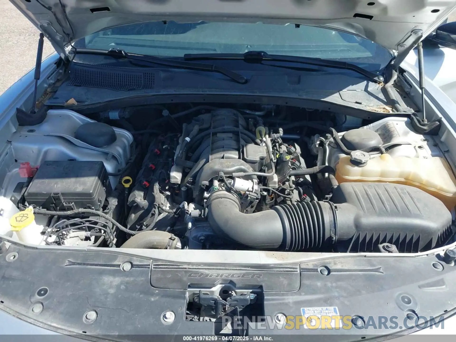 10 fotografías del automóvil dañado 2C3CDXKT0KH647910 DODGE CHARGER 2019