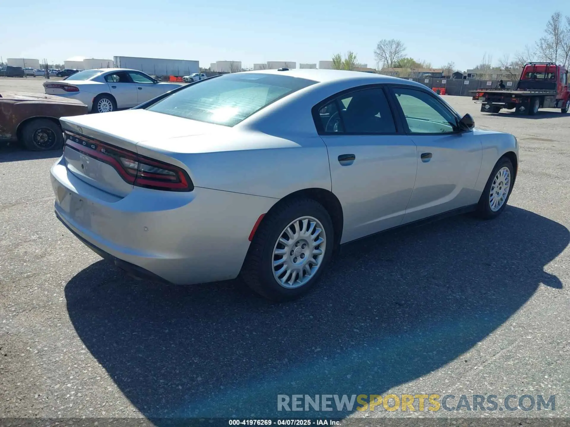 4 fotografías del automóvil dañado 2C3CDXKT0KH647910 DODGE CHARGER 2019