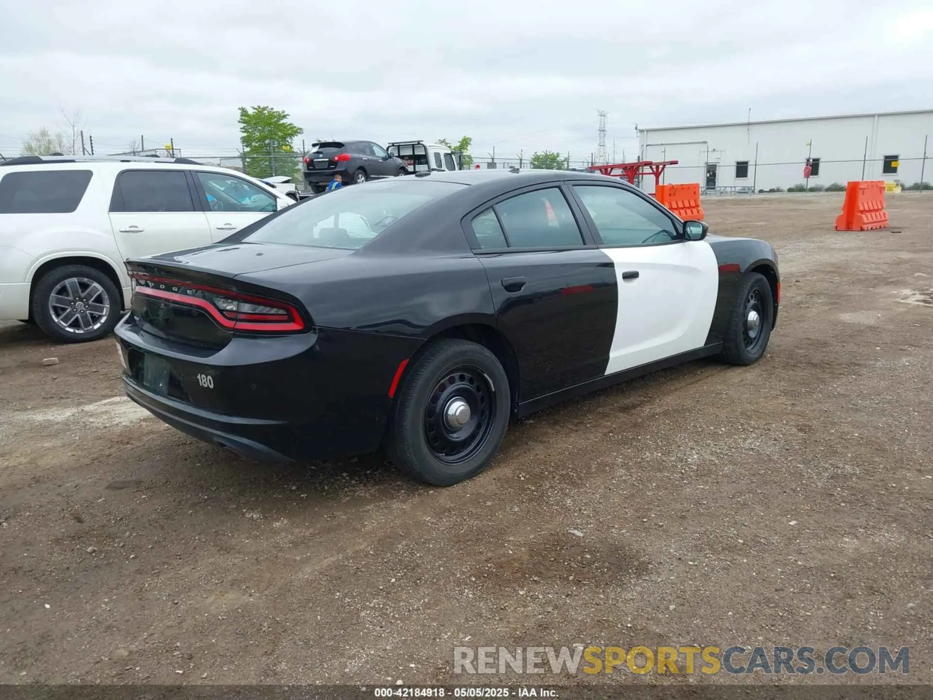 4 fotografías del automóvil dañado 2C3CDXKT5KH622663 DODGE CHARGER 2019