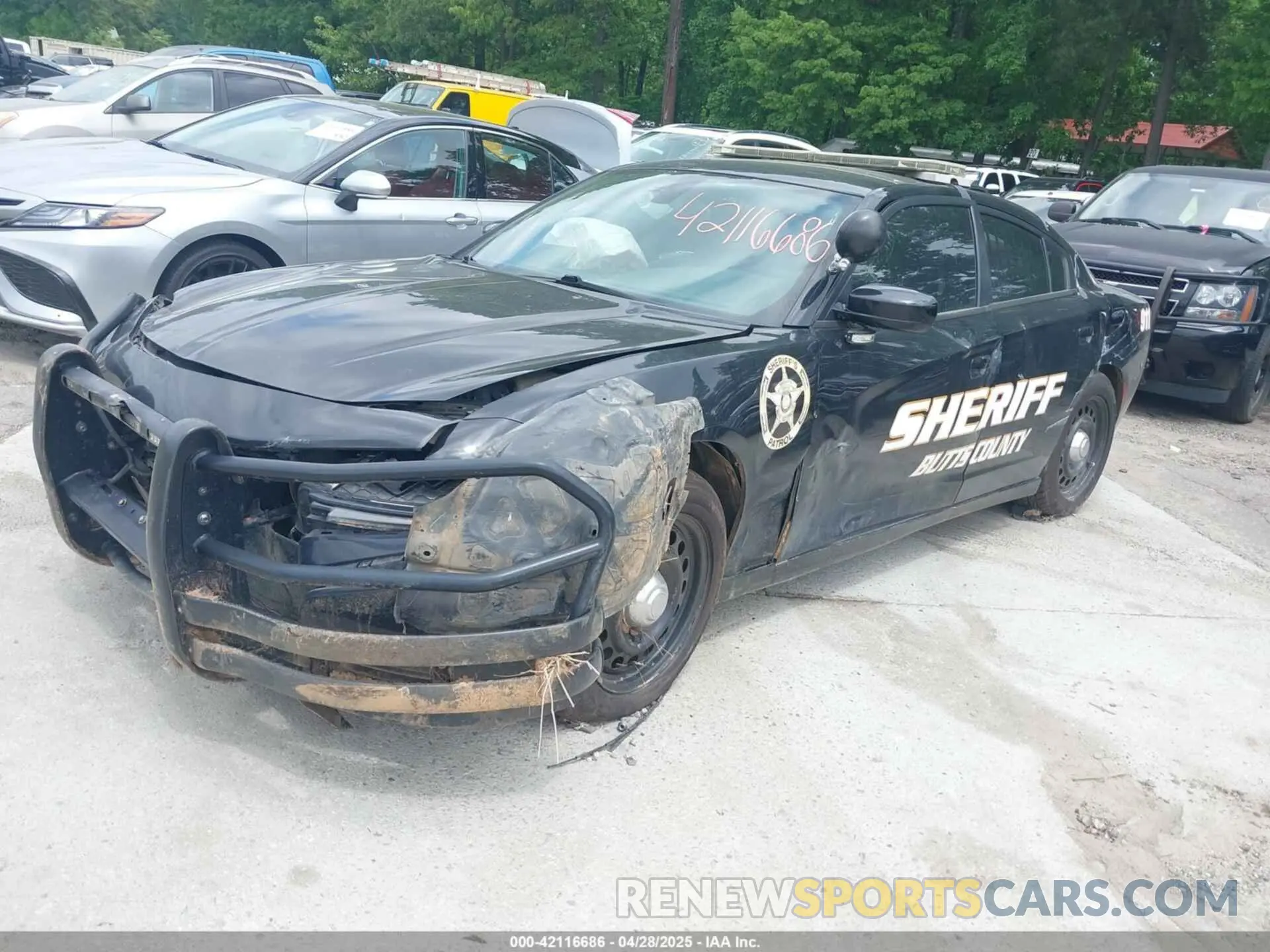 2 fotografías del automóvil dañado 2C3CDXKT5KH743080 DODGE CHARGER 2019