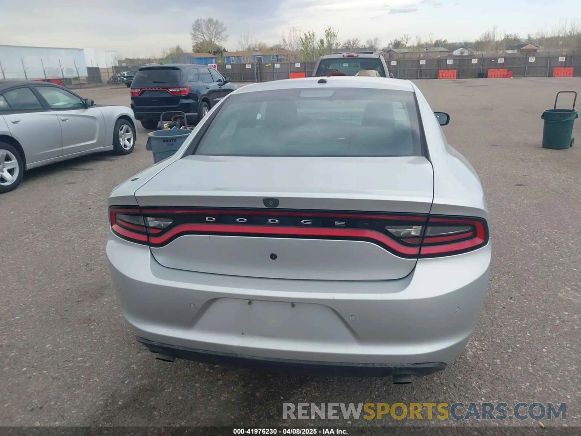 16 fotografías del automóvil dañado 2C3CDXKT6KH647846 DODGE CHARGER 2019