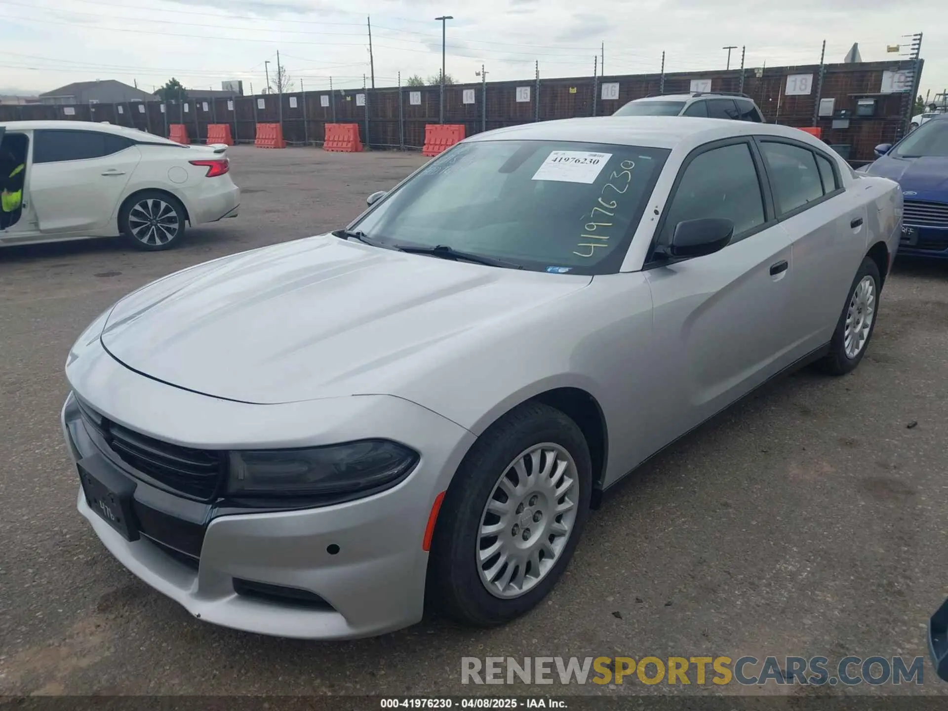 2 fotografías del automóvil dañado 2C3CDXKT6KH647846 DODGE CHARGER 2019