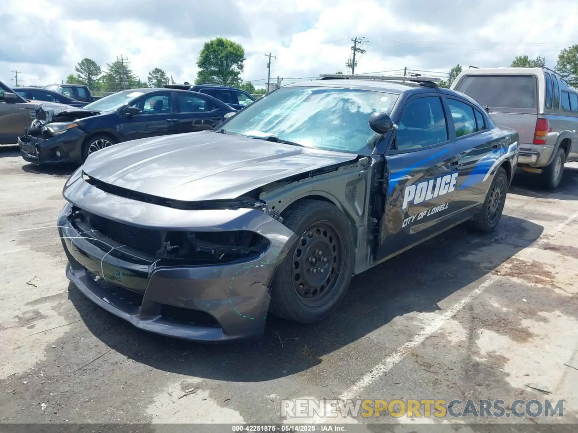 2 fotografías del automóvil dañado 2C3CDXKT6KH749633 DODGE CHARGER 2019