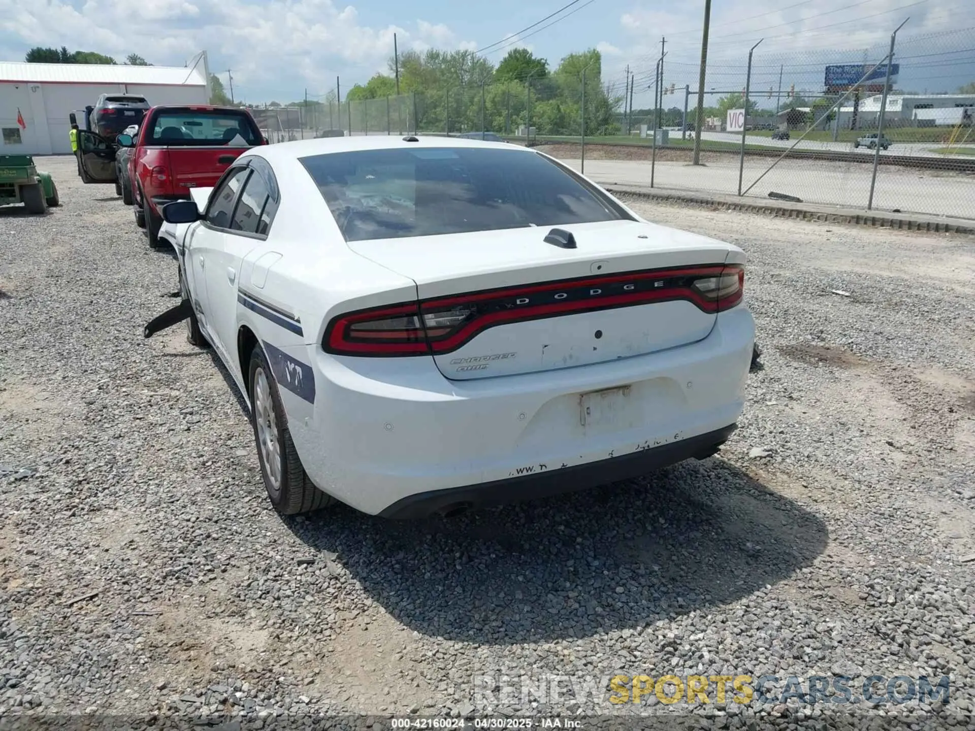 3 fotografías del automóvil dañado 2C3CDXKT8KH555153 DODGE CHARGER 2019