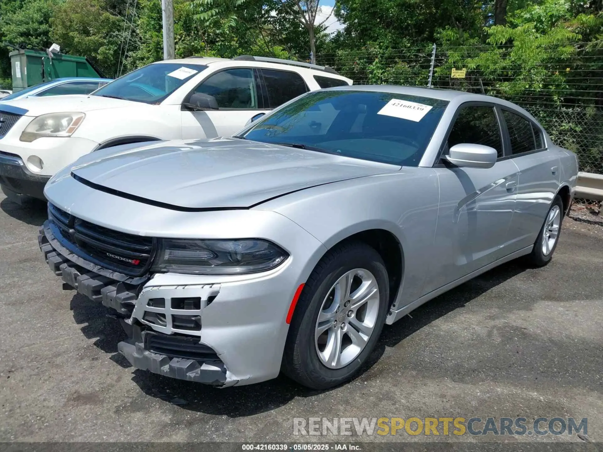 2 fotografías del automóvil dañado 2C3CDXBG1LH140521 DODGE CHARGER 2020