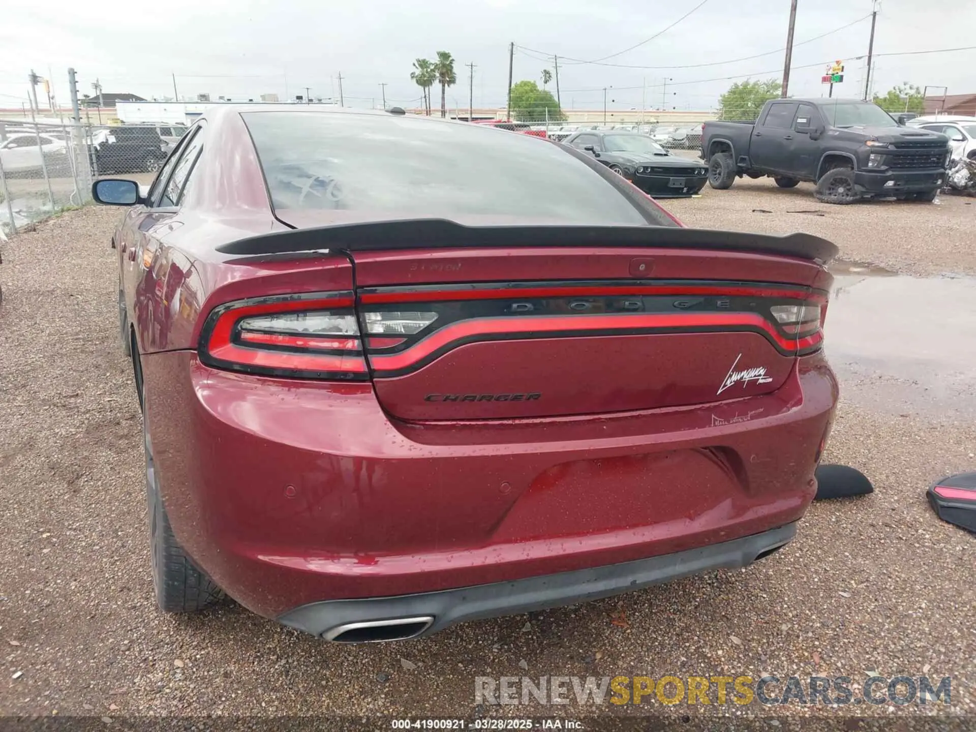 3 fotografías del automóvil dañado 2C3CDXBG2LH136073 DODGE CHARGER 2020