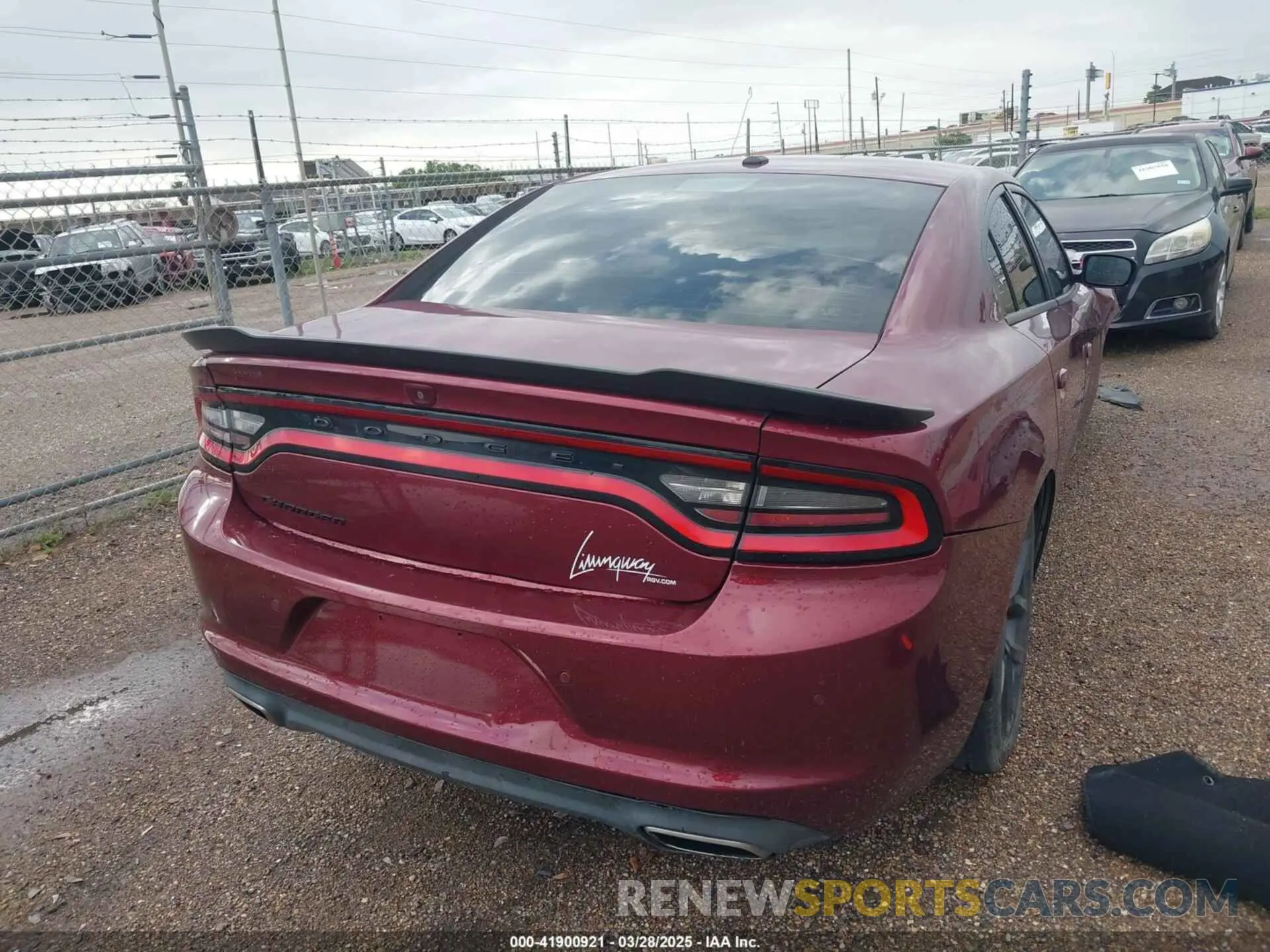 4 fotografías del automóvil dañado 2C3CDXBG2LH136073 DODGE CHARGER 2020
