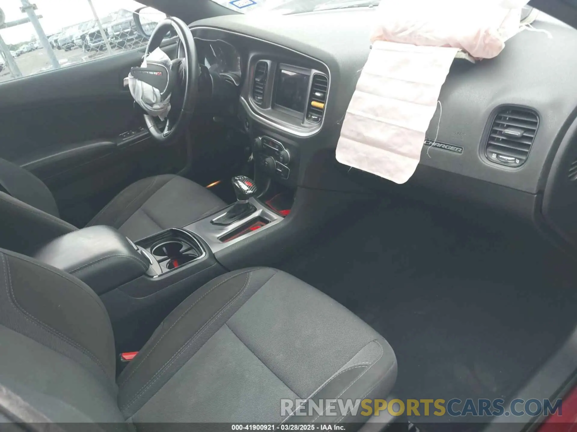 5 fotografías del automóvil dañado 2C3CDXBG2LH136073 DODGE CHARGER 2020