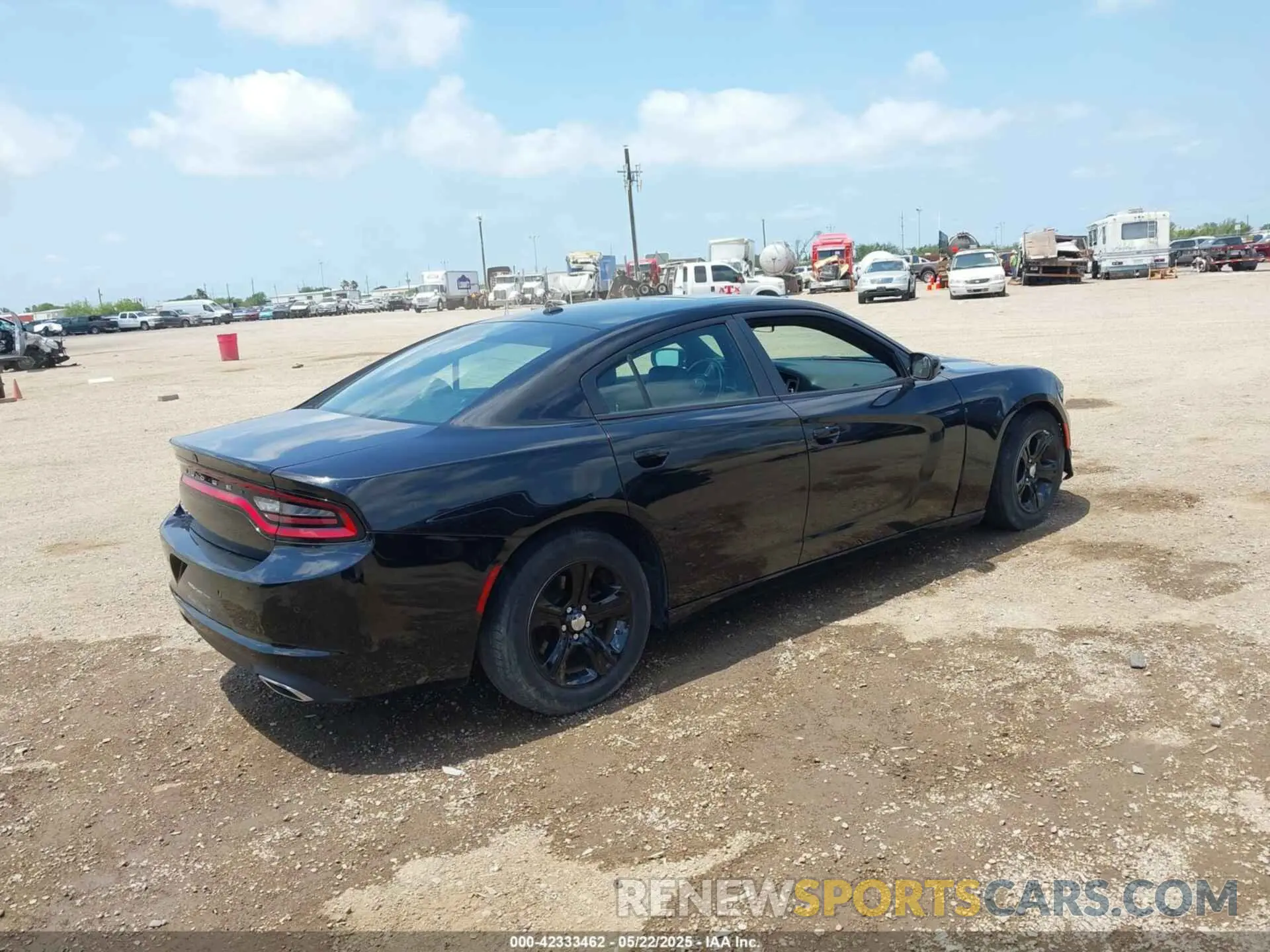 4 fotografías del automóvil dañado 2C3CDXBG2LH152967 DODGE CHARGER 2020