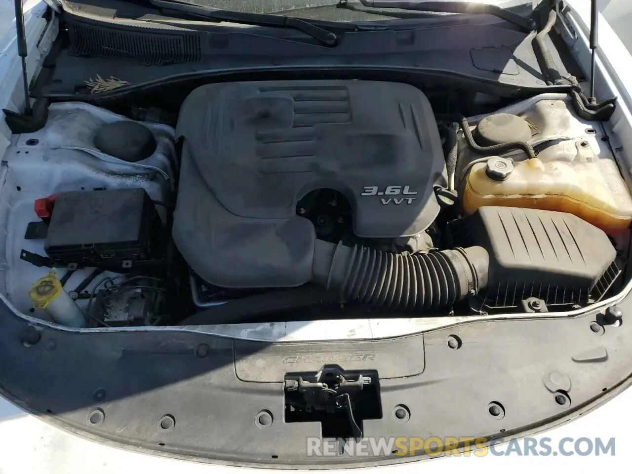 11 fotografías del automóvil dañado 2C3CDXBG4LH162979 DODGE CHARGER 2020