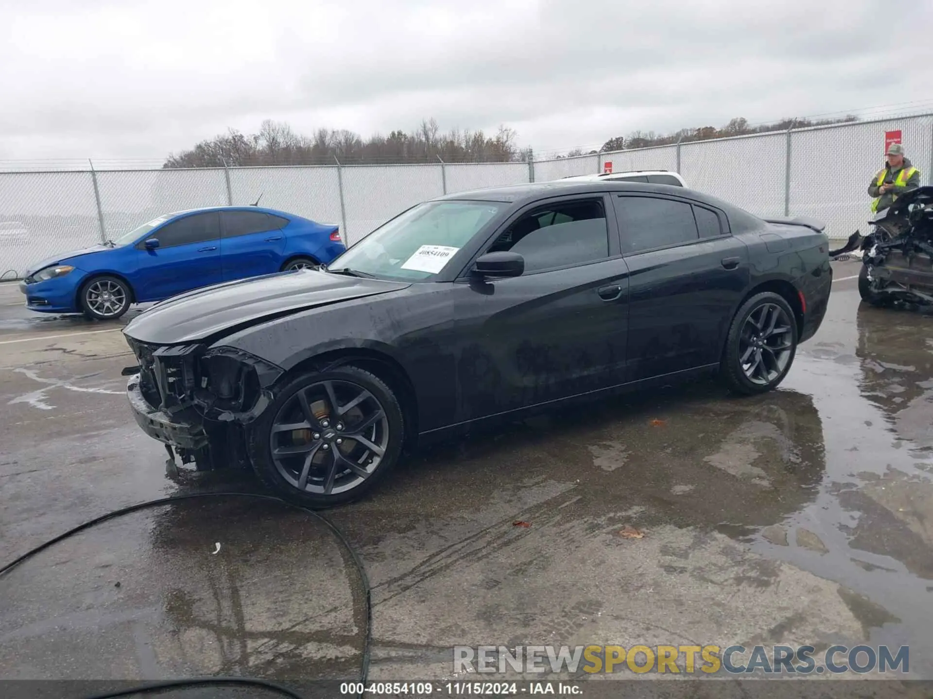 2 fotografías del automóvil dañado 2C3CDXBG4LH207922 DODGE CHARGER 2020