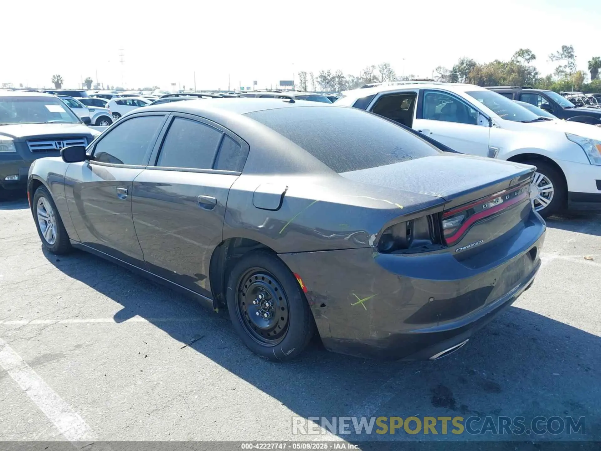 3 fotografías del automóvil dañado 2C3CDXBG6LH234913 DODGE CHARGER 2020