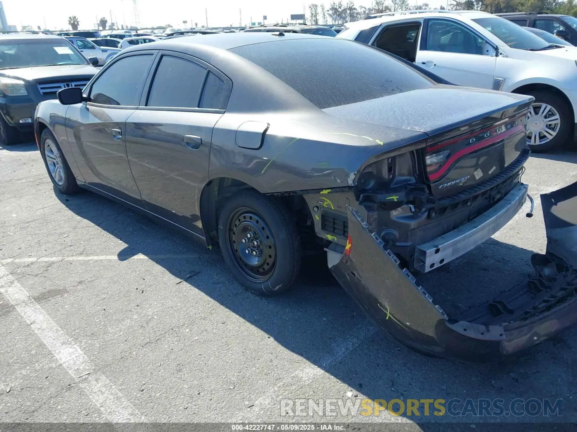 6 fotografías del automóvil dañado 2C3CDXBG6LH234913 DODGE CHARGER 2020