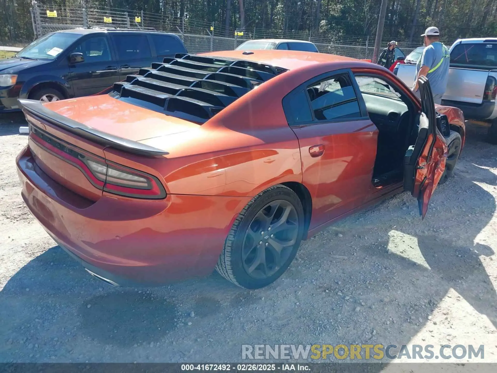 4 fotografías del automóvil dañado 2C3CDXBG6LH249606 DODGE CHARGER 2020