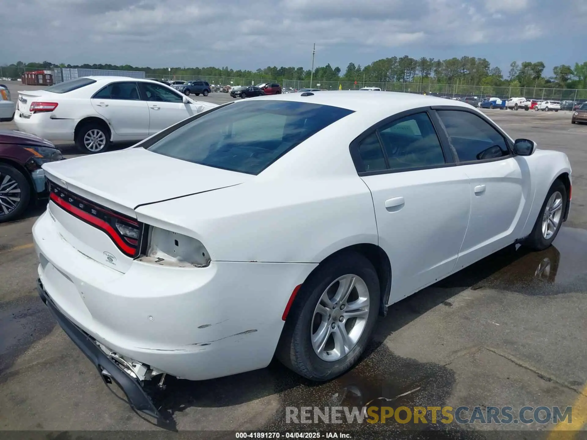 4 fotografías del automóvil dañado 2C3CDXBG7LH100685 DODGE CHARGER 2020