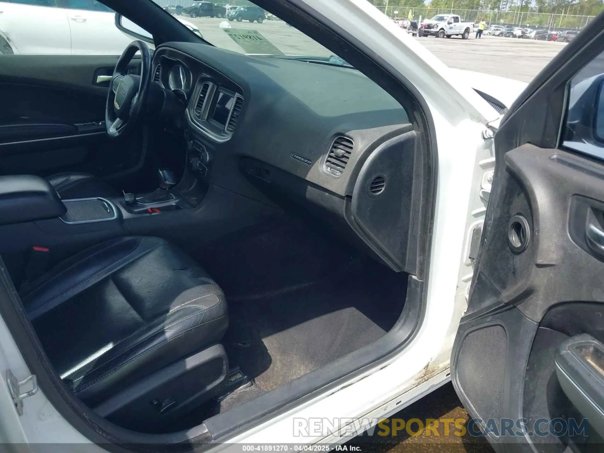 5 fotografías del automóvil dañado 2C3CDXBG7LH100685 DODGE CHARGER 2020