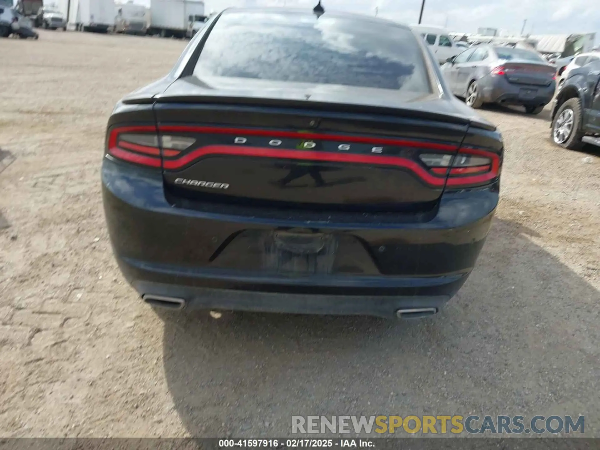 16 fotografías del automóvil dañado 2C3CDXBG7LH133377 DODGE CHARGER 2020