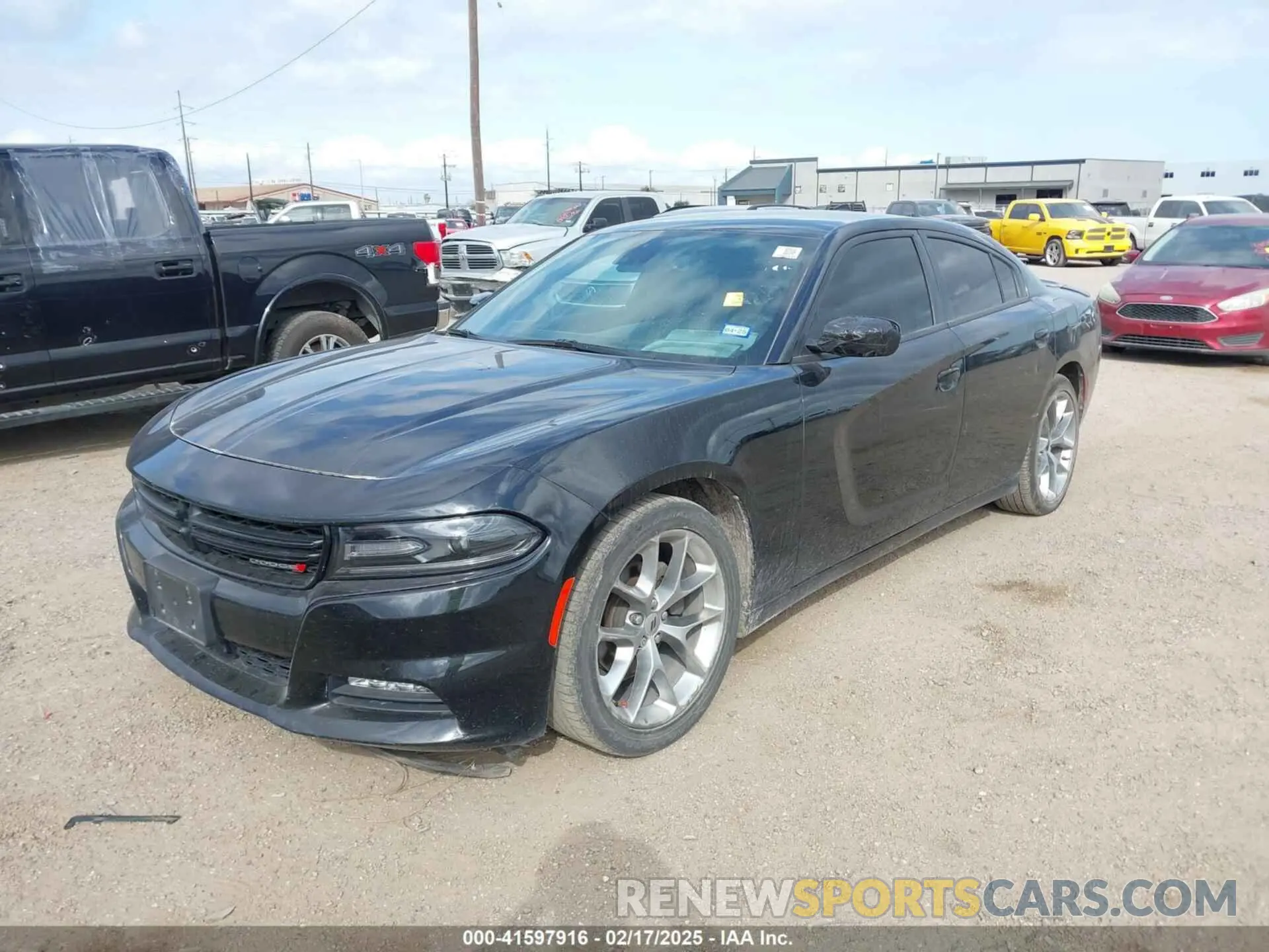2 fotografías del automóvil dañado 2C3CDXBG7LH133377 DODGE CHARGER 2020