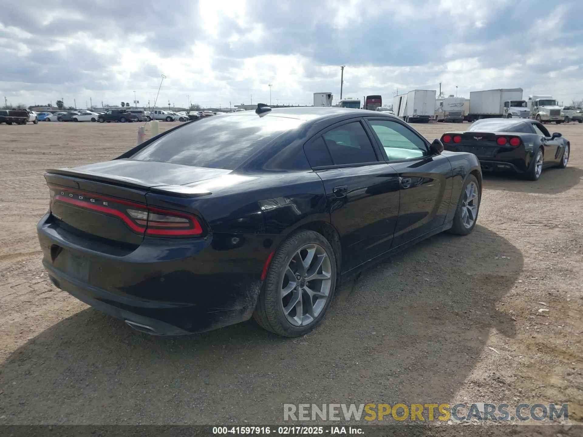 4 fotografías del automóvil dañado 2C3CDXBG7LH133377 DODGE CHARGER 2020