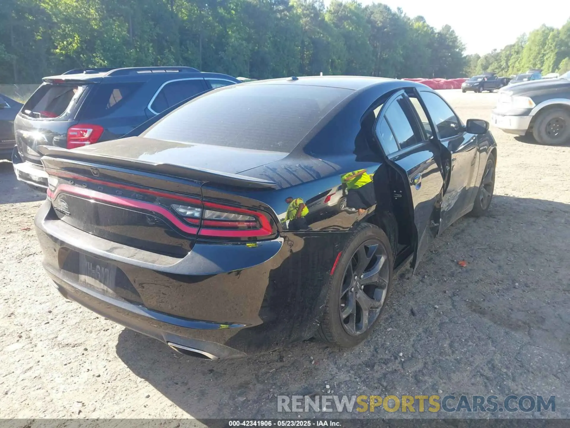 4 fotografías del automóvil dañado 2C3CDXBG7LH245368 DODGE CHARGER 2020
