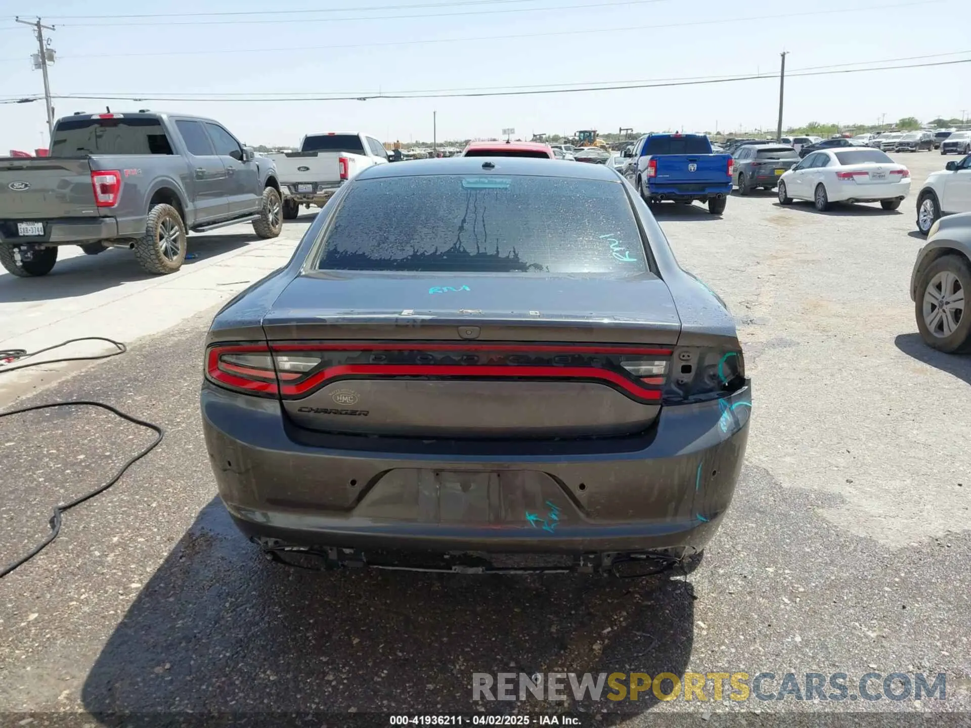 17 fotografías del automóvil dañado 2C3CDXBG8LH150267 DODGE CHARGER 2020