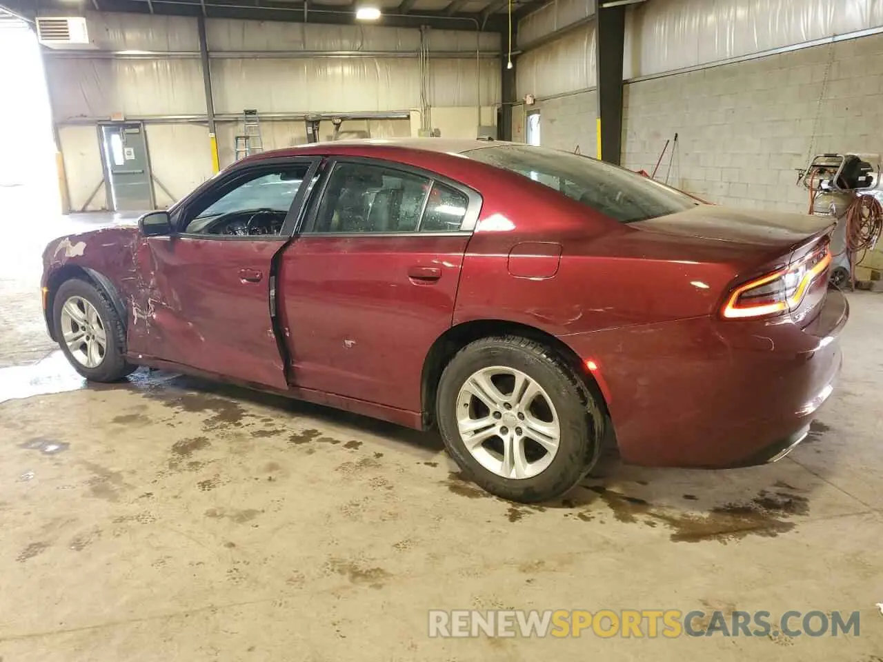 2 fotografías del automóvil dañado 2C3CDXBG8LH156103 DODGE CHARGER 2020