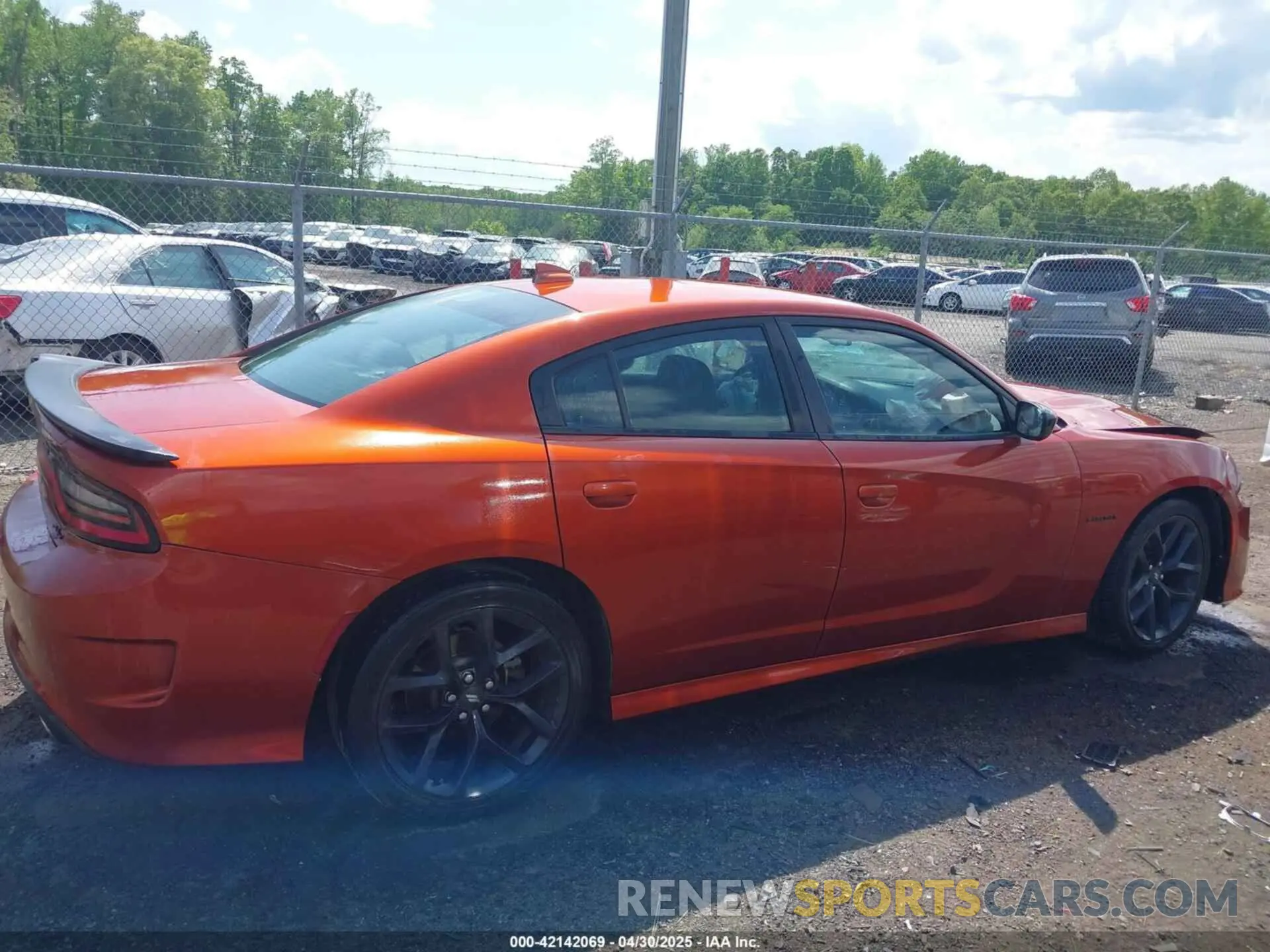 13 fotografías del automóvil dañado 2C3CDXCT7LH176452 DODGE CHARGER 2020