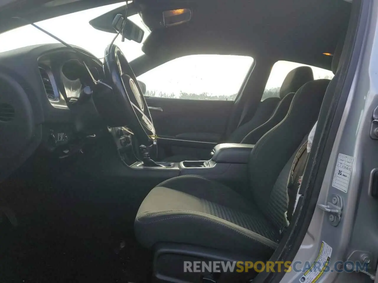 7 fotografías del automóvil dañado 2C3CDXCTXLH106623 DODGE CHARGER 2020