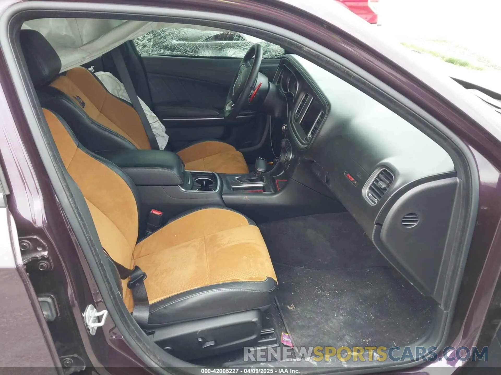 5 fotografías del automóvil dañado 2C3CDXGJ2LH234766 DODGE CHARGER 2020