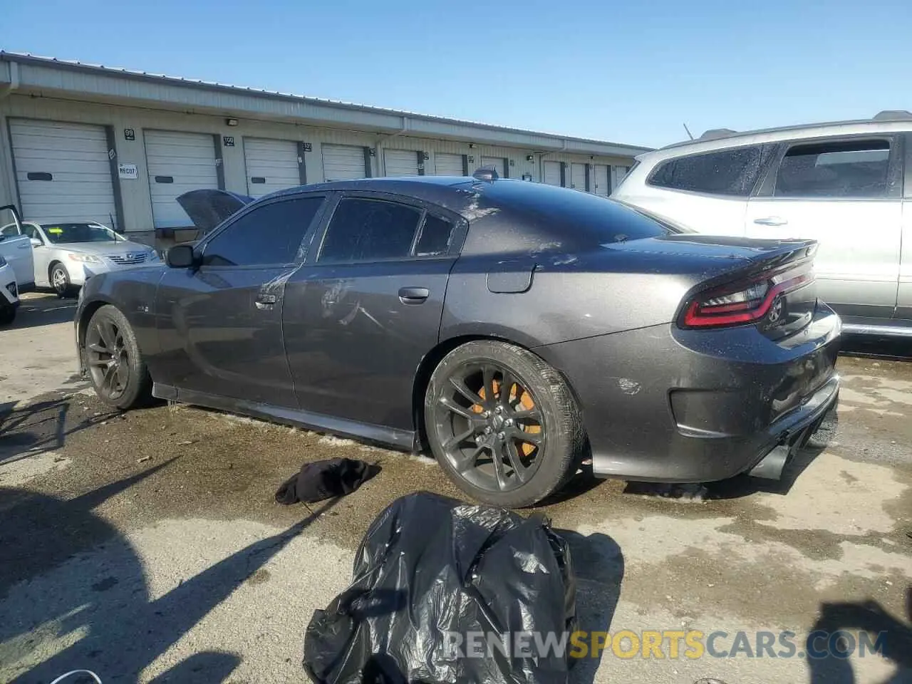 2 fotografías del automóvil dañado 2C3CDXGJ3LH185805 DODGE CHARGER 2020