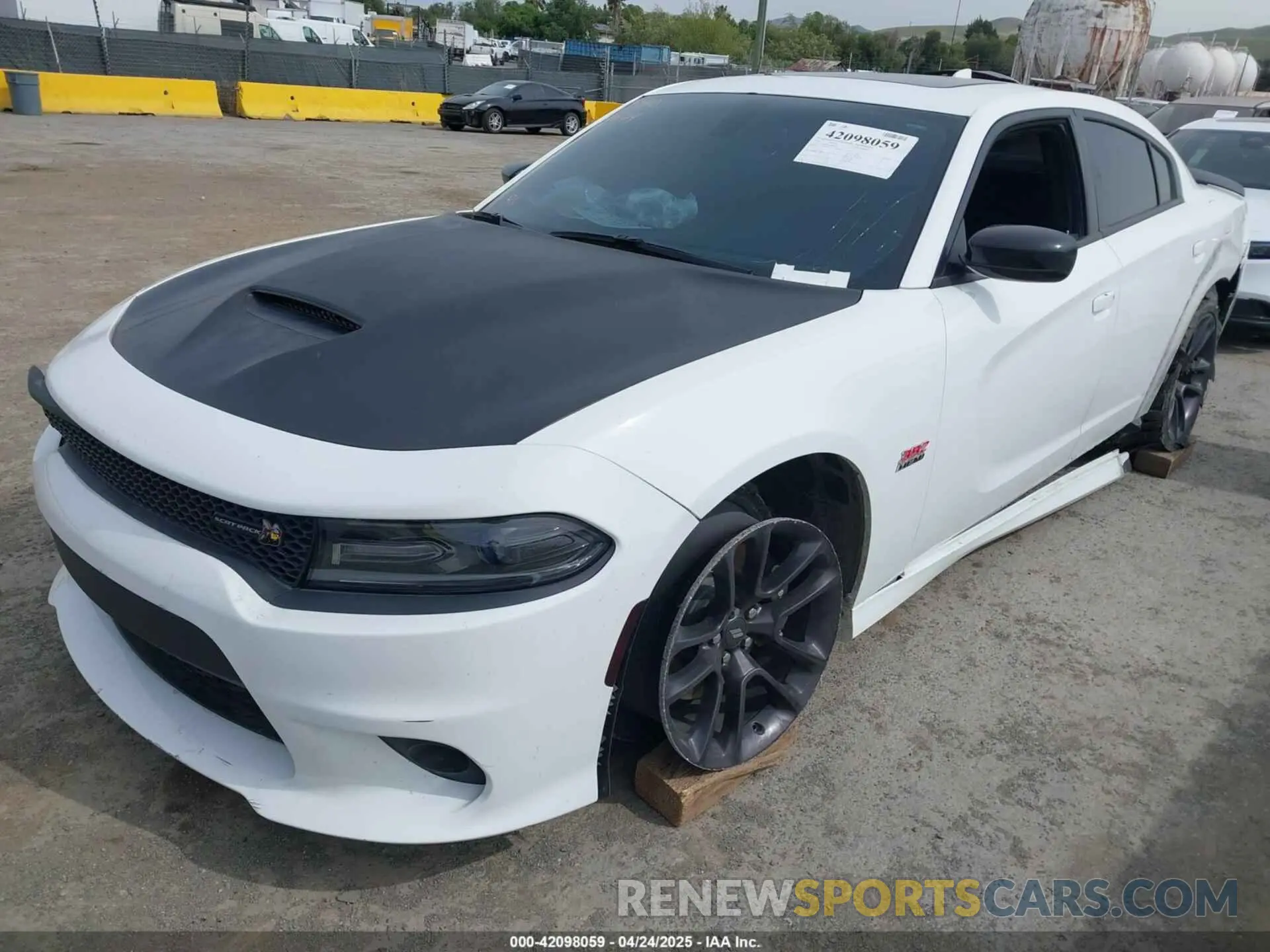 2 fotografías del automóvil dañado 2C3CDXGJ5LH180296 DODGE CHARGER 2020