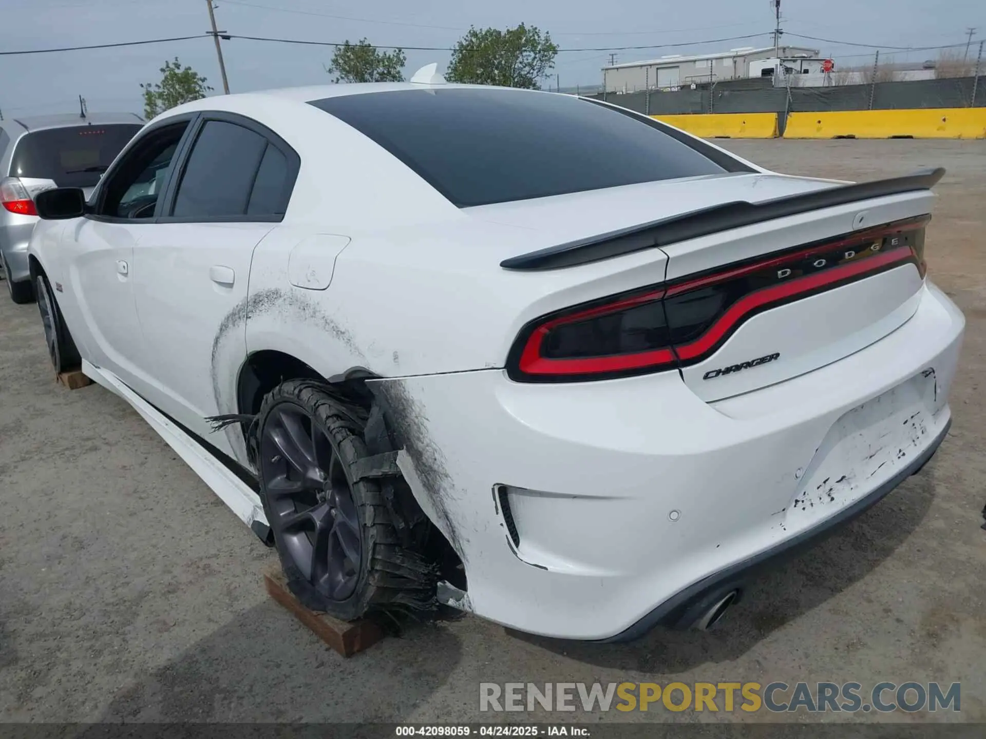 3 fotografías del automóvil dañado 2C3CDXGJ5LH180296 DODGE CHARGER 2020
