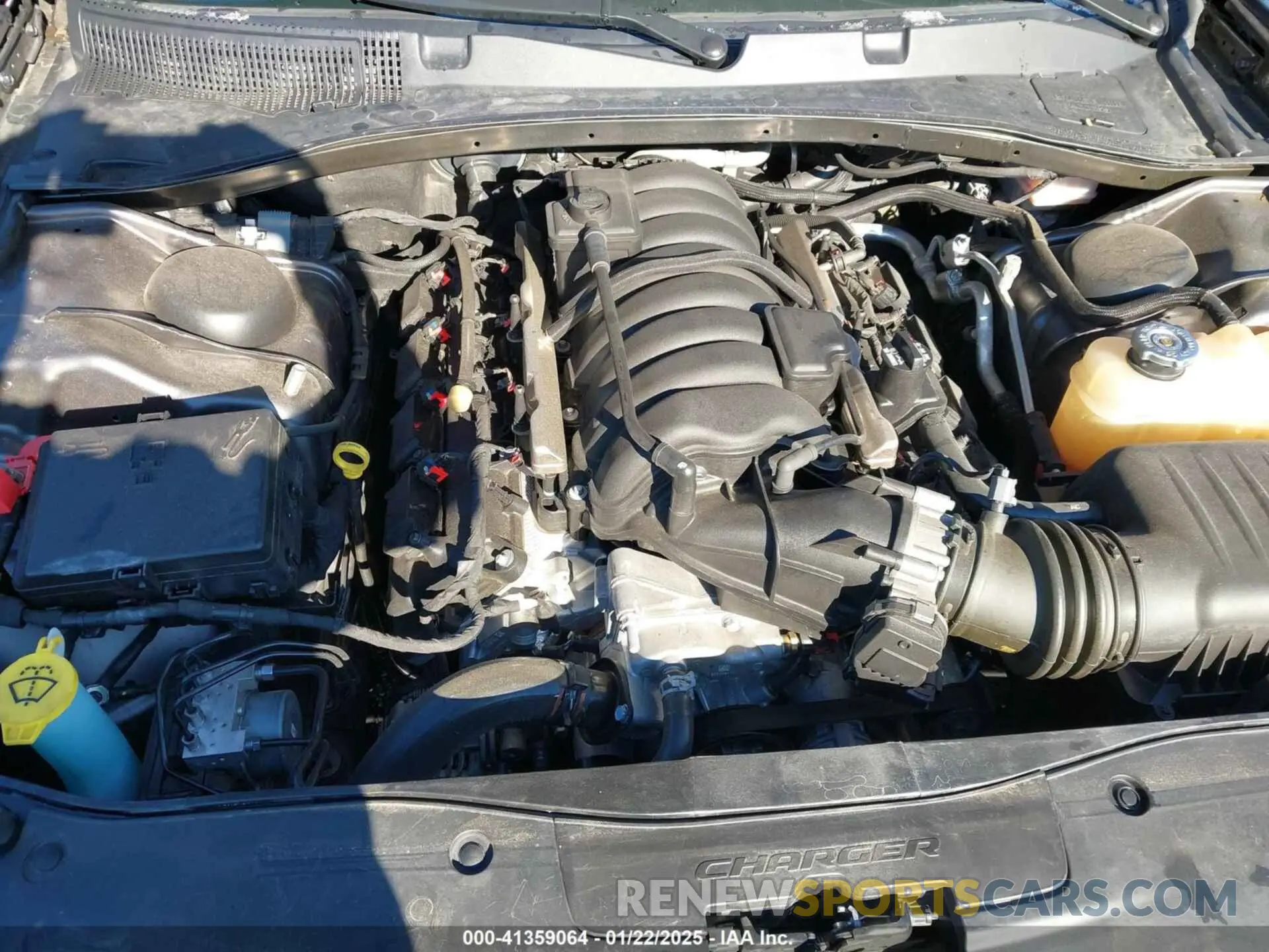 10 fotografías del automóvil dañado 2C3CDXGJ7LH242443 DODGE CHARGER 2020