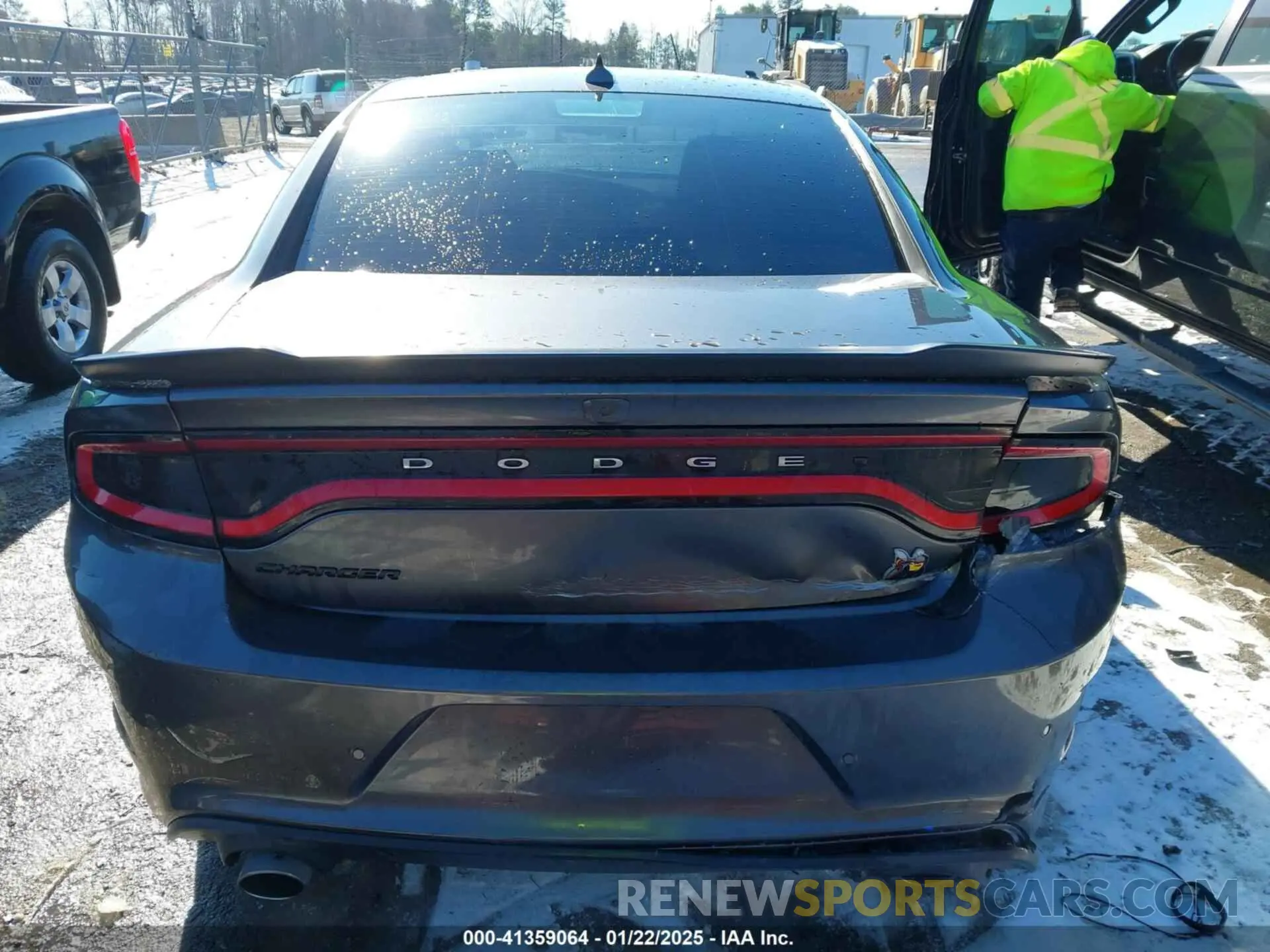 16 fotografías del automóvil dañado 2C3CDXGJ7LH242443 DODGE CHARGER 2020