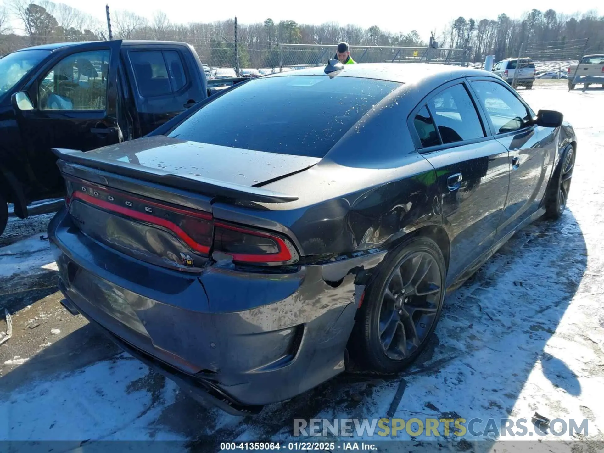 4 fotografías del automóvil dañado 2C3CDXGJ7LH242443 DODGE CHARGER 2020
