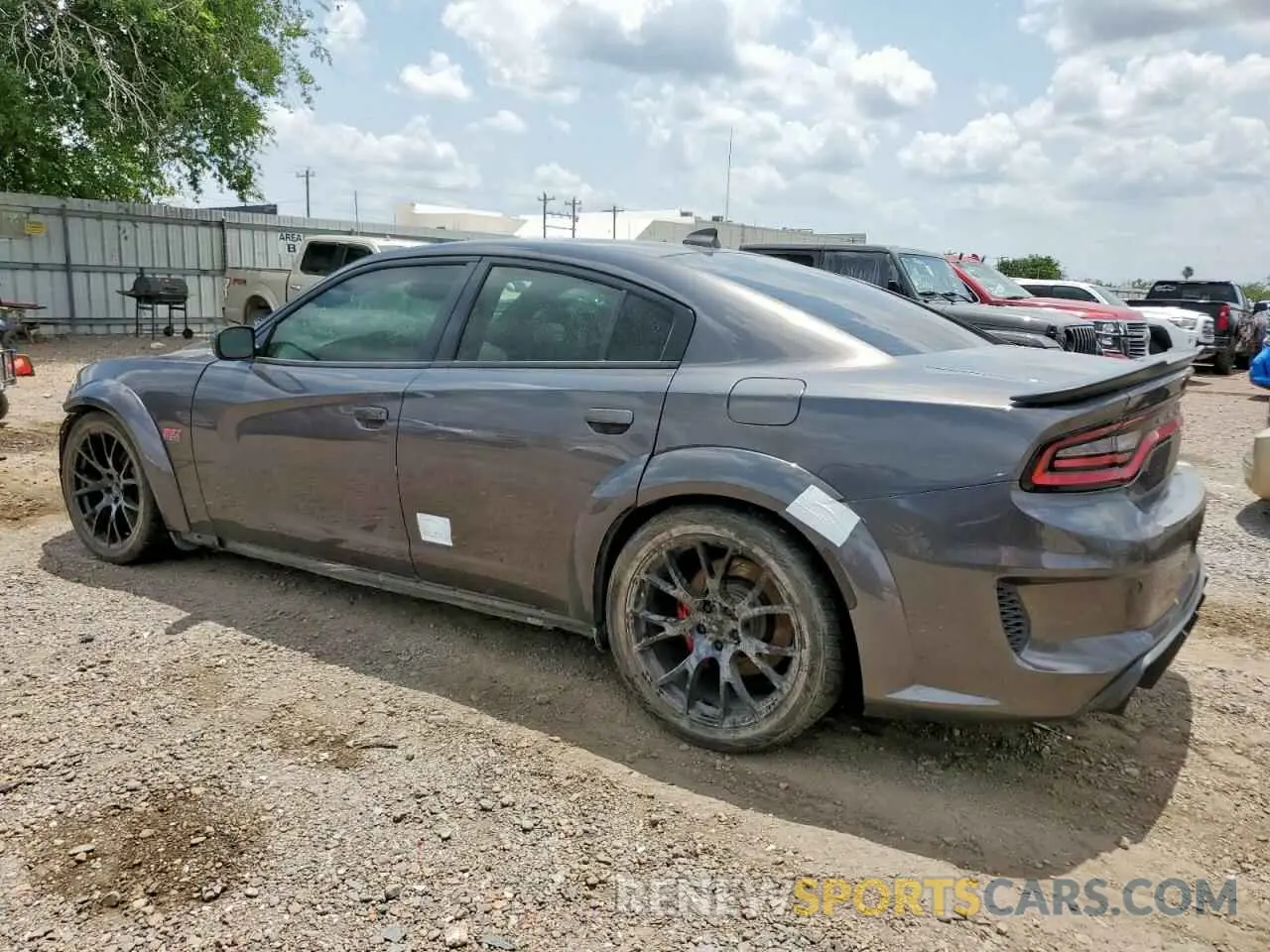2 fotografías del automóvil dañado 2C3CDXGJ8LH107388 DODGE CHARGER 2020