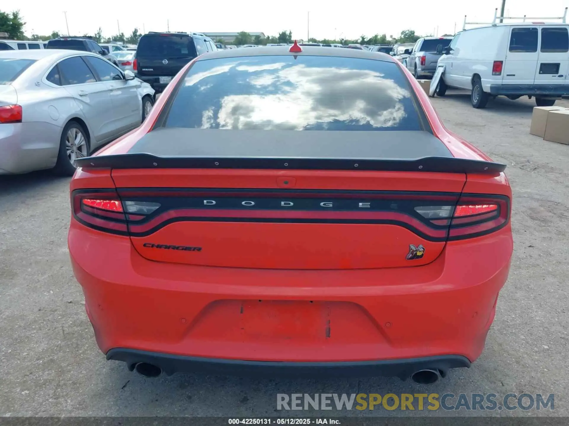 15 fotografías del automóvil dañado 2C3CDXGJ8LH122098 DODGE CHARGER 2020