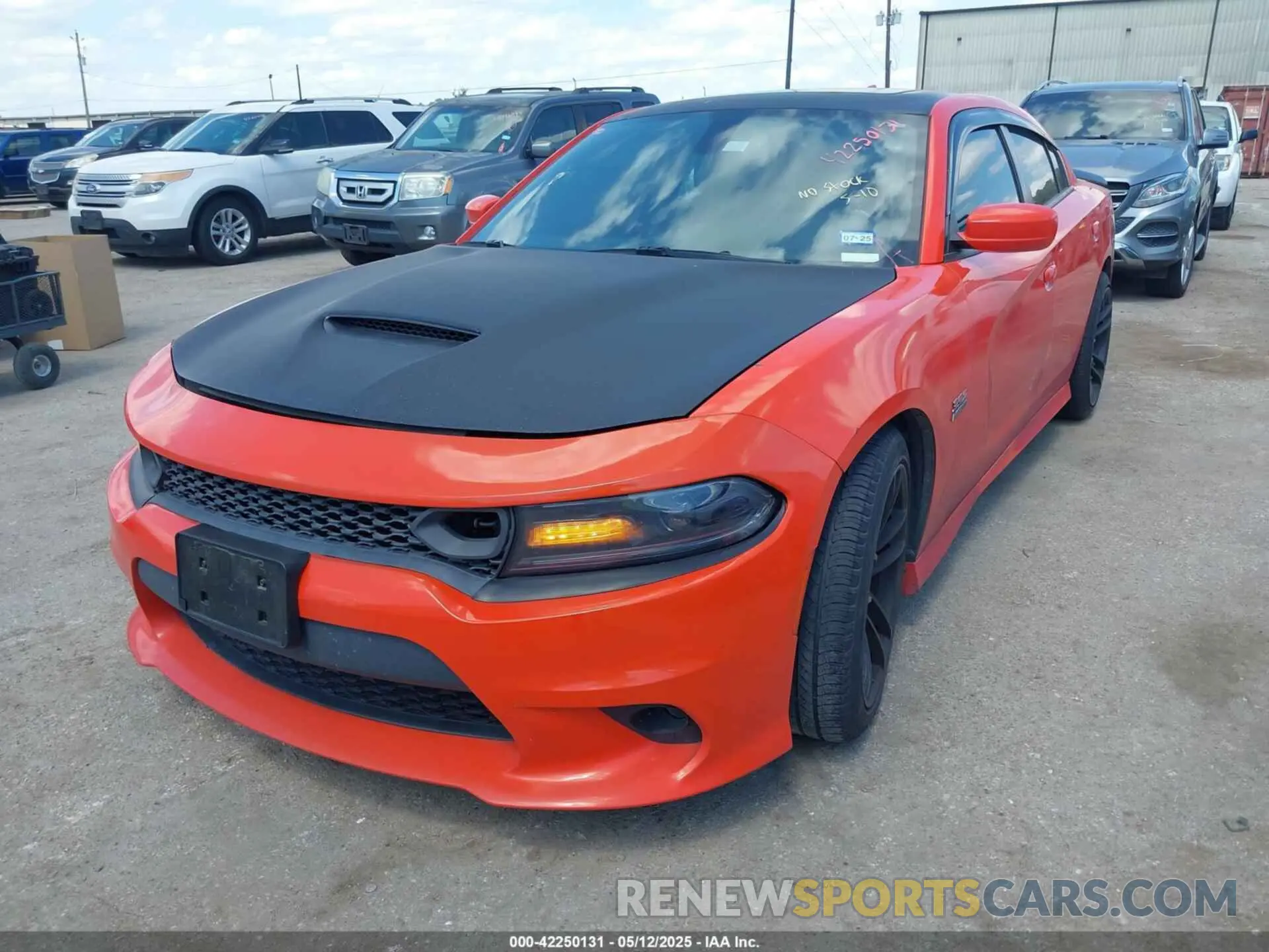 2 fotografías del automóvil dañado 2C3CDXGJ8LH122098 DODGE CHARGER 2020