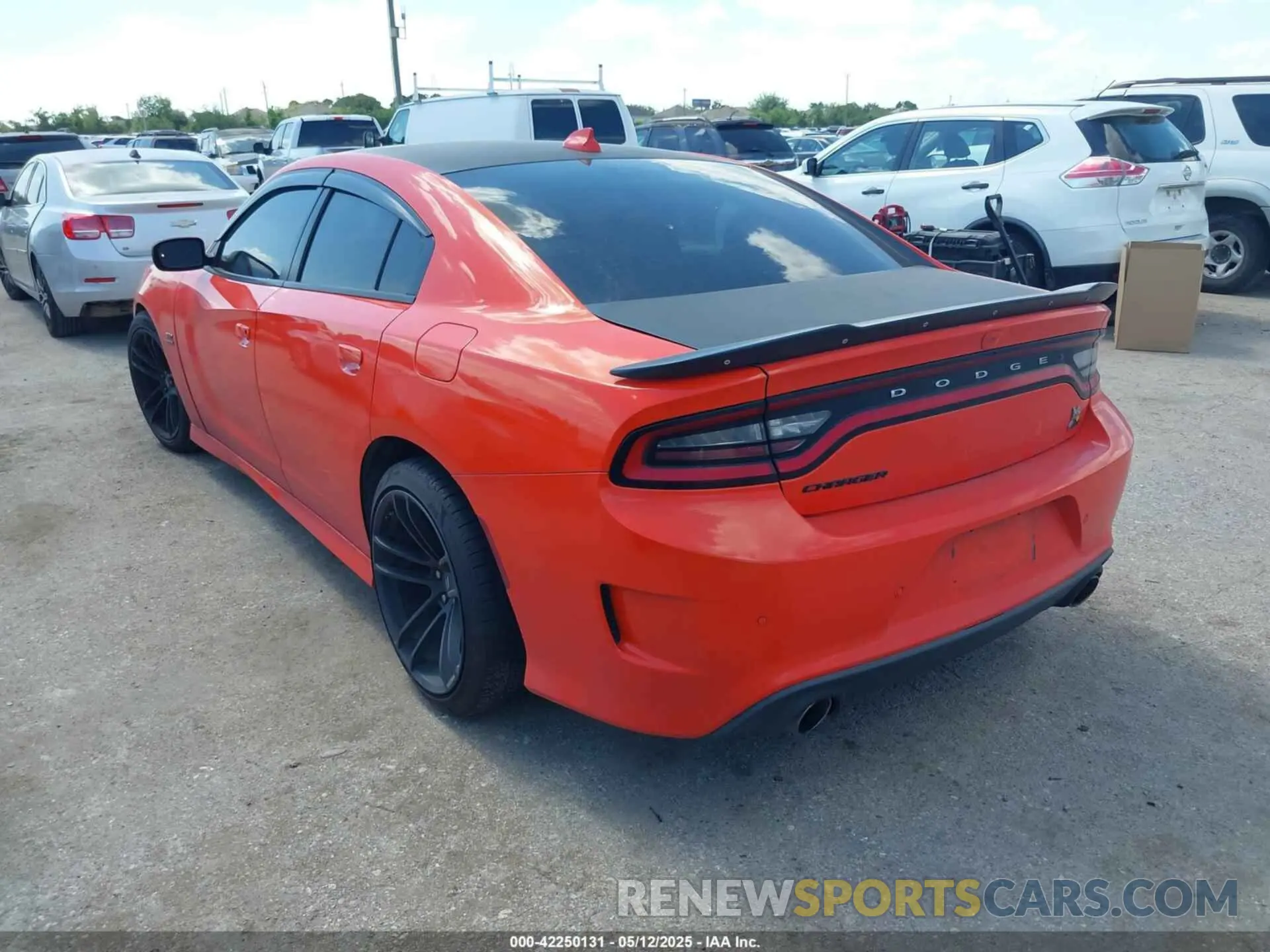 3 fotografías del automóvil dañado 2C3CDXGJ8LH122098 DODGE CHARGER 2020