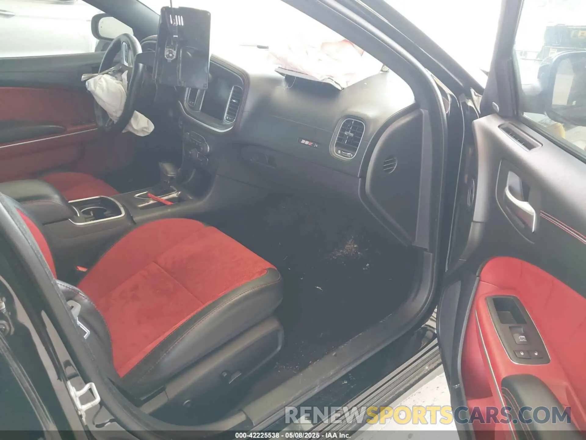 5 fotografías del automóvil dañado 2C3CDXGJ8LH226137 DODGE CHARGER 2020