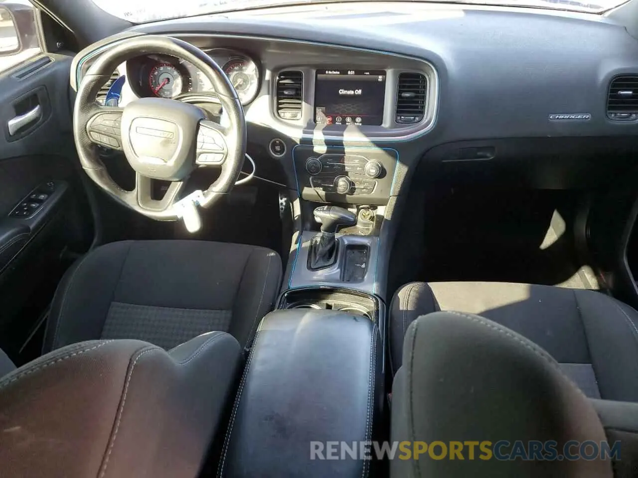 8 fotografías del automóvil dañado 2C3CDXHG1LH109003 DODGE CHARGER 2020