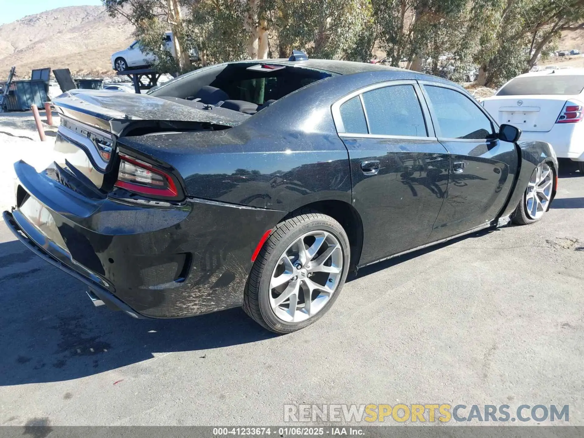 4 fotografías del automóvil dañado 2C3CDXHG4LH216899 DODGE CHARGER 2020