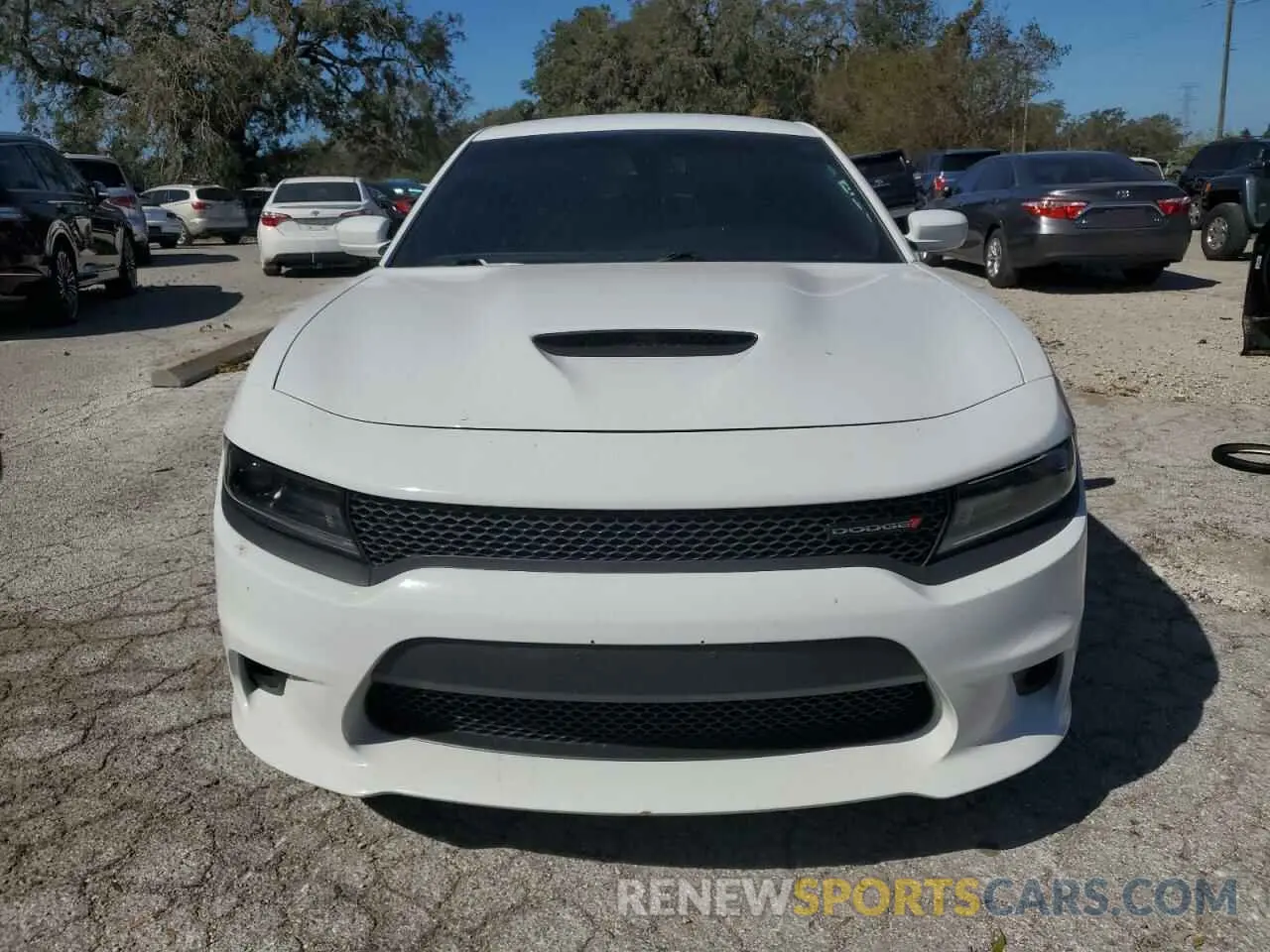 5 fotografías del automóvil dañado 2C3CDXHG6LH102418 DODGE CHARGER 2020