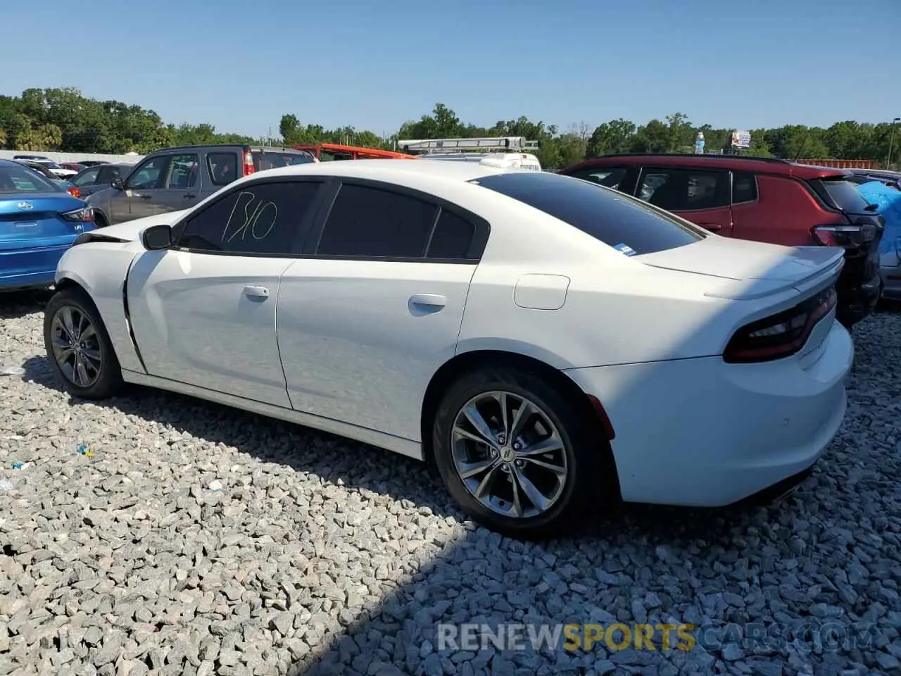 2 fotografías del automóvil dañado 2C3CDXJG0LH105163 DODGE CHARGER 2020