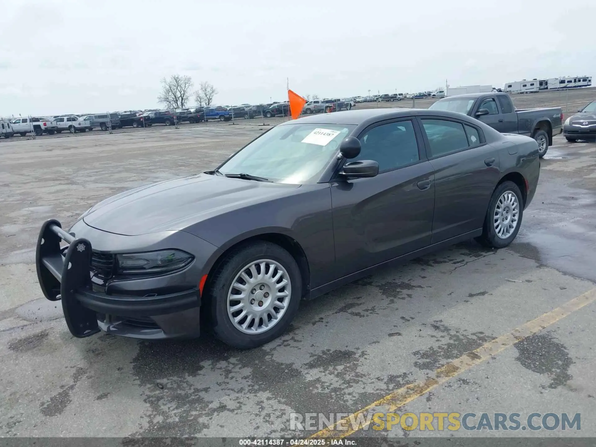 2 fotografías del automóvil dañado 2C3CDXKT0LH127501 DODGE CHARGER 2020